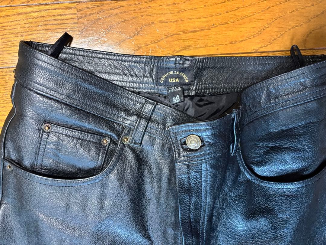 【お値下げ】Genuine Leather ブラックレザーパンツ 36