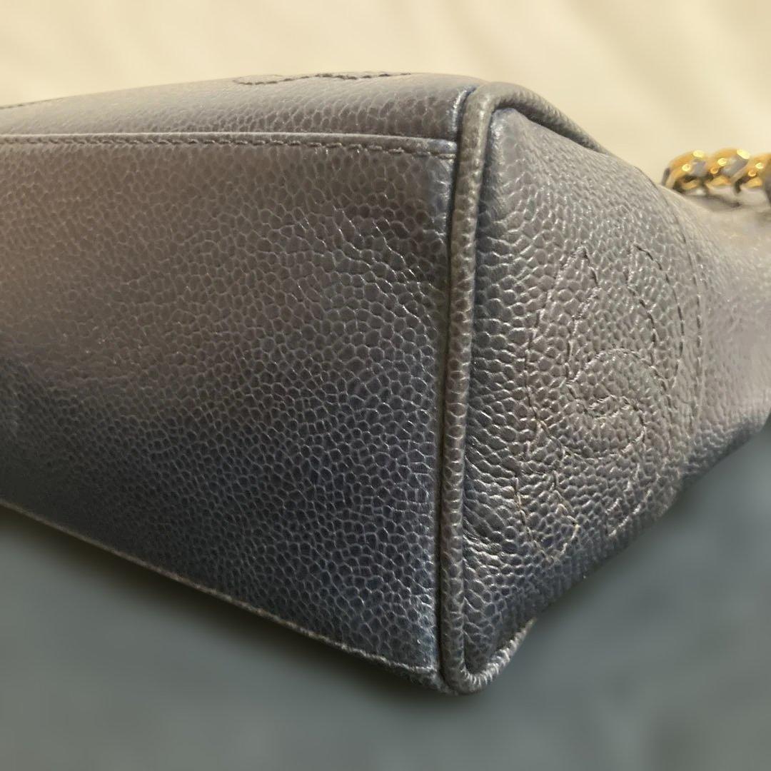 シャネル　トリプルココ　キャビアスキン　ゴールド　チェーンバッグ　ショルダー