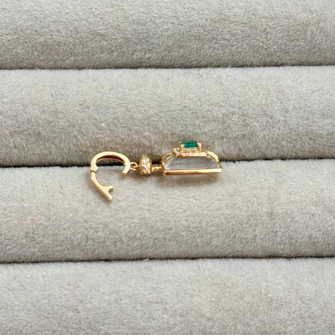 karen　K18エメラルド　ペンダントトップ　チャーム　18金　ダイヤ付