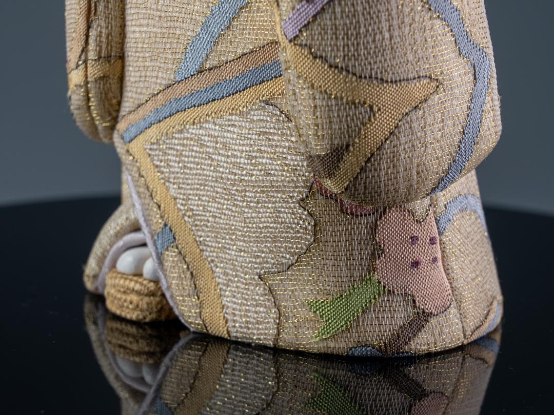 日本工芸会正会員 雨宮弘子作 嵌込人形『佳日』台共箱付 図録掲載品