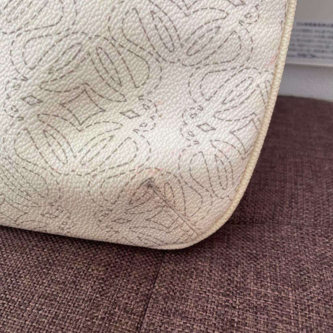 ロエベ　ショルダーバック　白