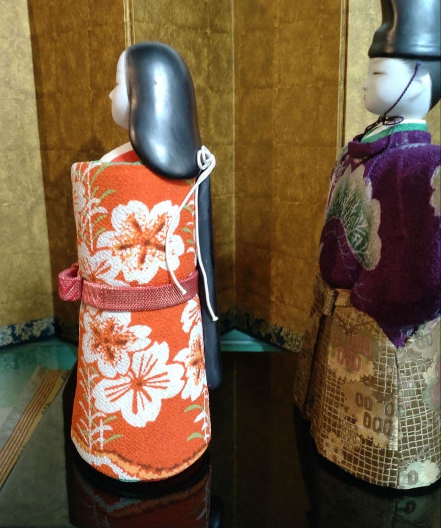 桐塑雛人形　女雛の髪型は難度が高い　伝統的な雛人形 　衣裳古布