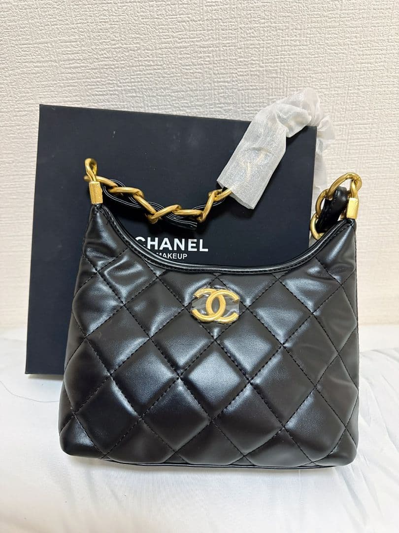 CHANEL シャネル　ノベルティ　バッグ　ブラック　ゴールドチェーン