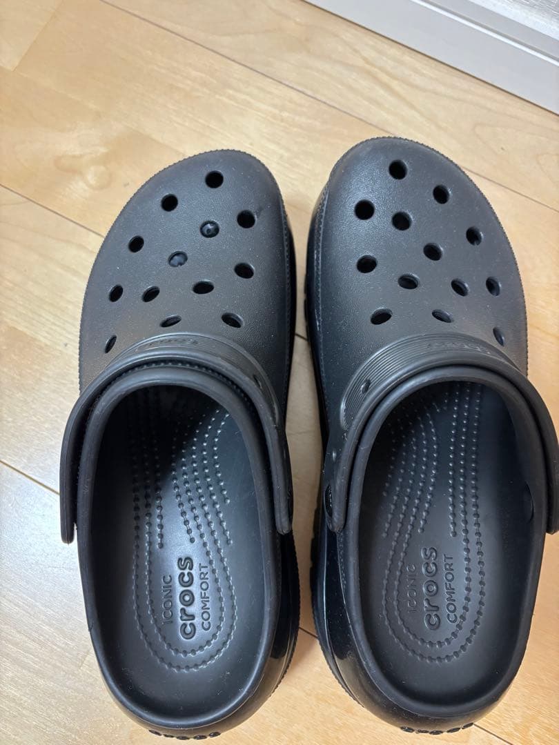 crocs メガ クラッシュ クロッグ