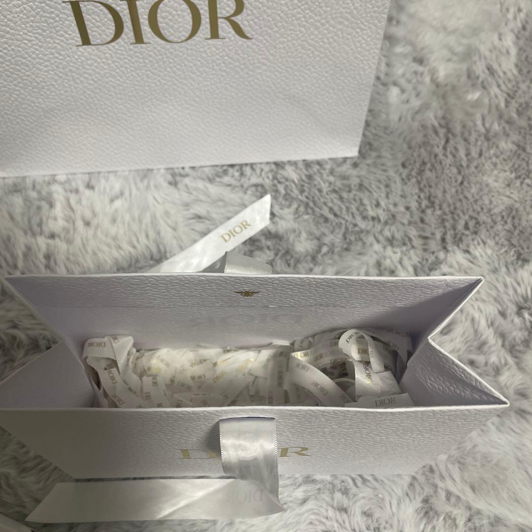 クリスチャン・ディオールの限定版バーム、ハンド・リップ・ボディ用の50mlサイズ